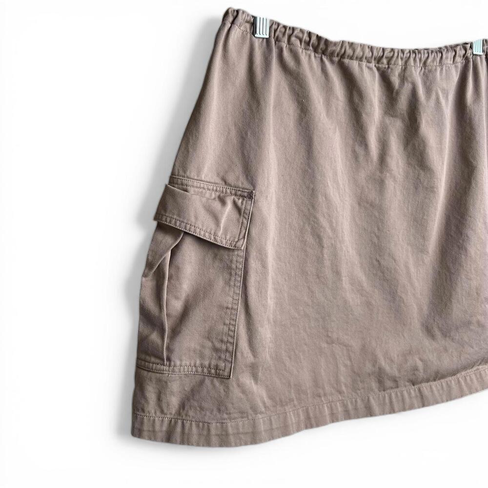 Vtg Beige Cargo Mini Skirt with Mickey Mouse Embroidered Detail - Picture 3 of 7